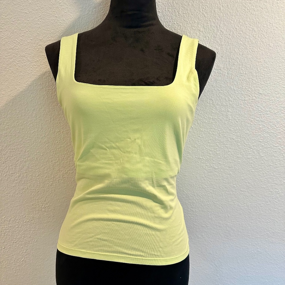 Free People Intimatelymneon Neon yellow fitted Tank with Built in Bra. NWT